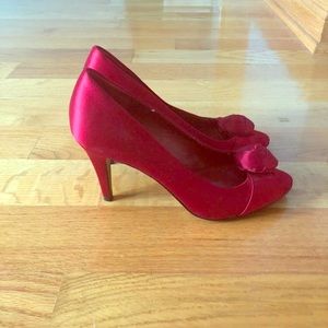 Red heels size 7.5